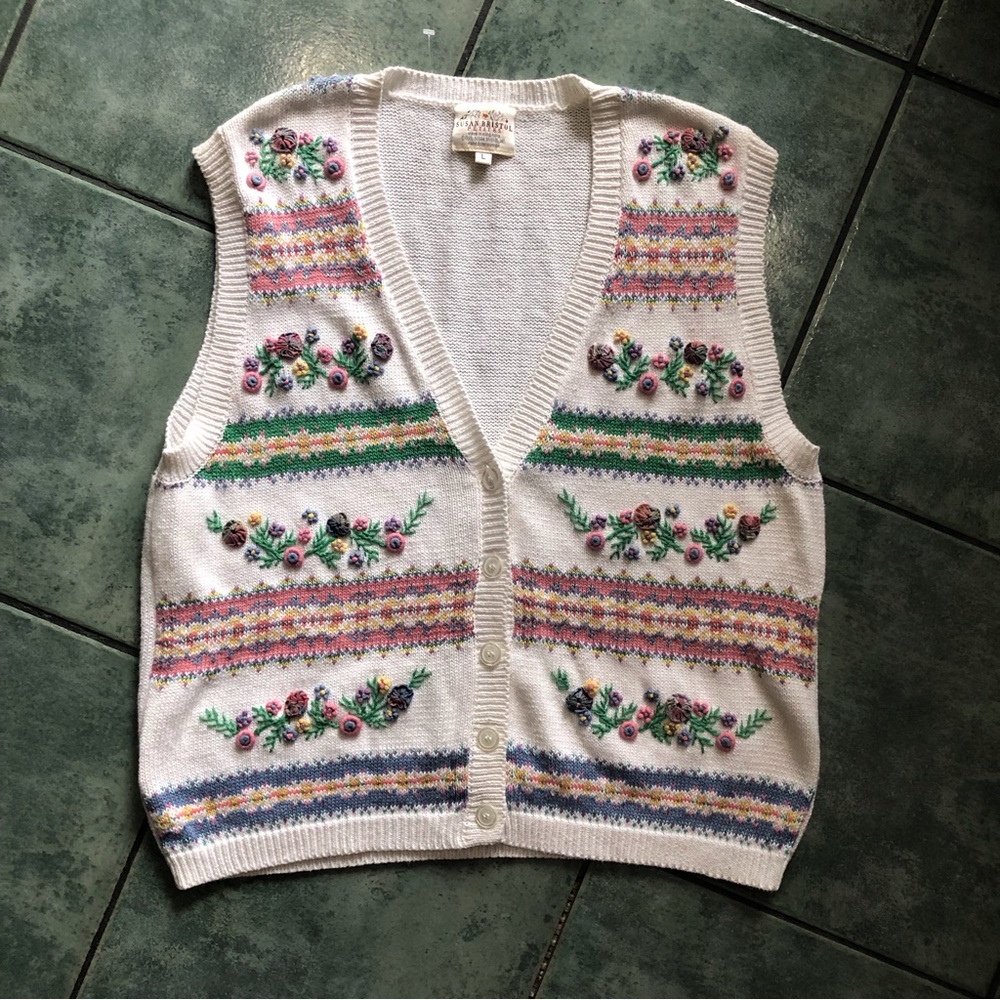 VTG Susan Bristol Floral Embroidered Knit Sweater Vest